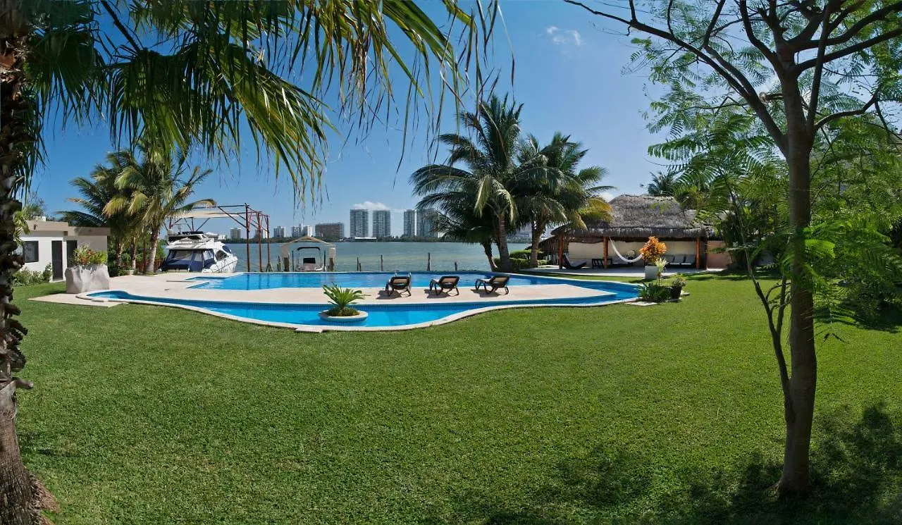 Azucena Luxury Villa Hotel Zone Cancun 0*,